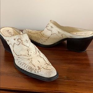 Distress white slides